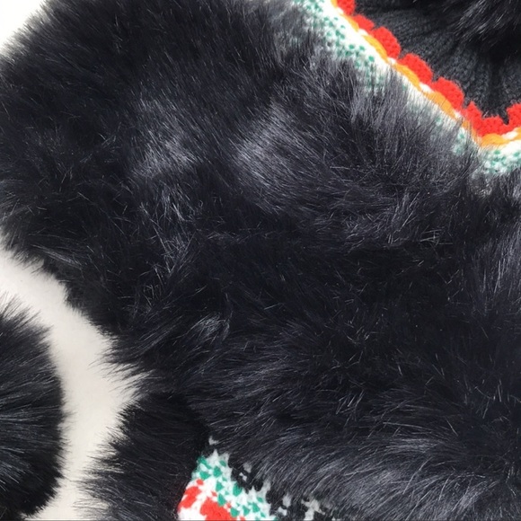 SOLD!!! Free People x Urban Outfitters Vegan Black Fur Pom Pom Winter Trapper Ha - Picture 6 of 13